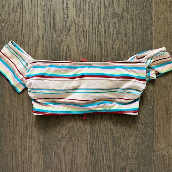 Reef off the shoulder bikini top. Size M - Picture 2 of 2
